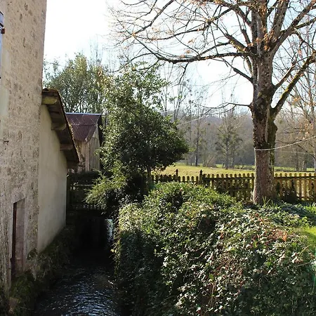 Konukevi Moulin De Chantegrolle *